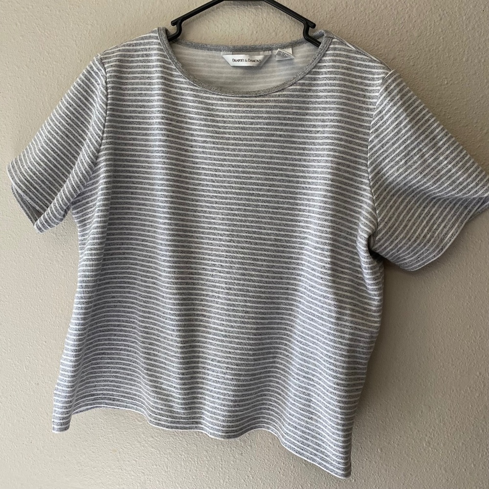 Draper’s & Damon White and Gray Strip Short Sleeve Tee XL